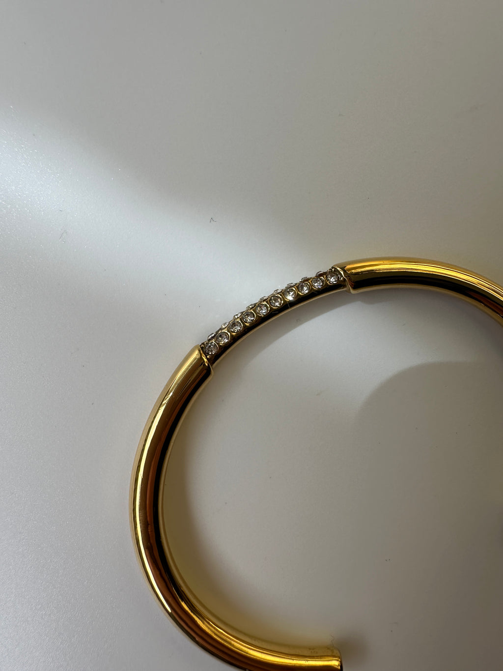 Liv - 18k gold plated stainless steel open zirconia bangle
