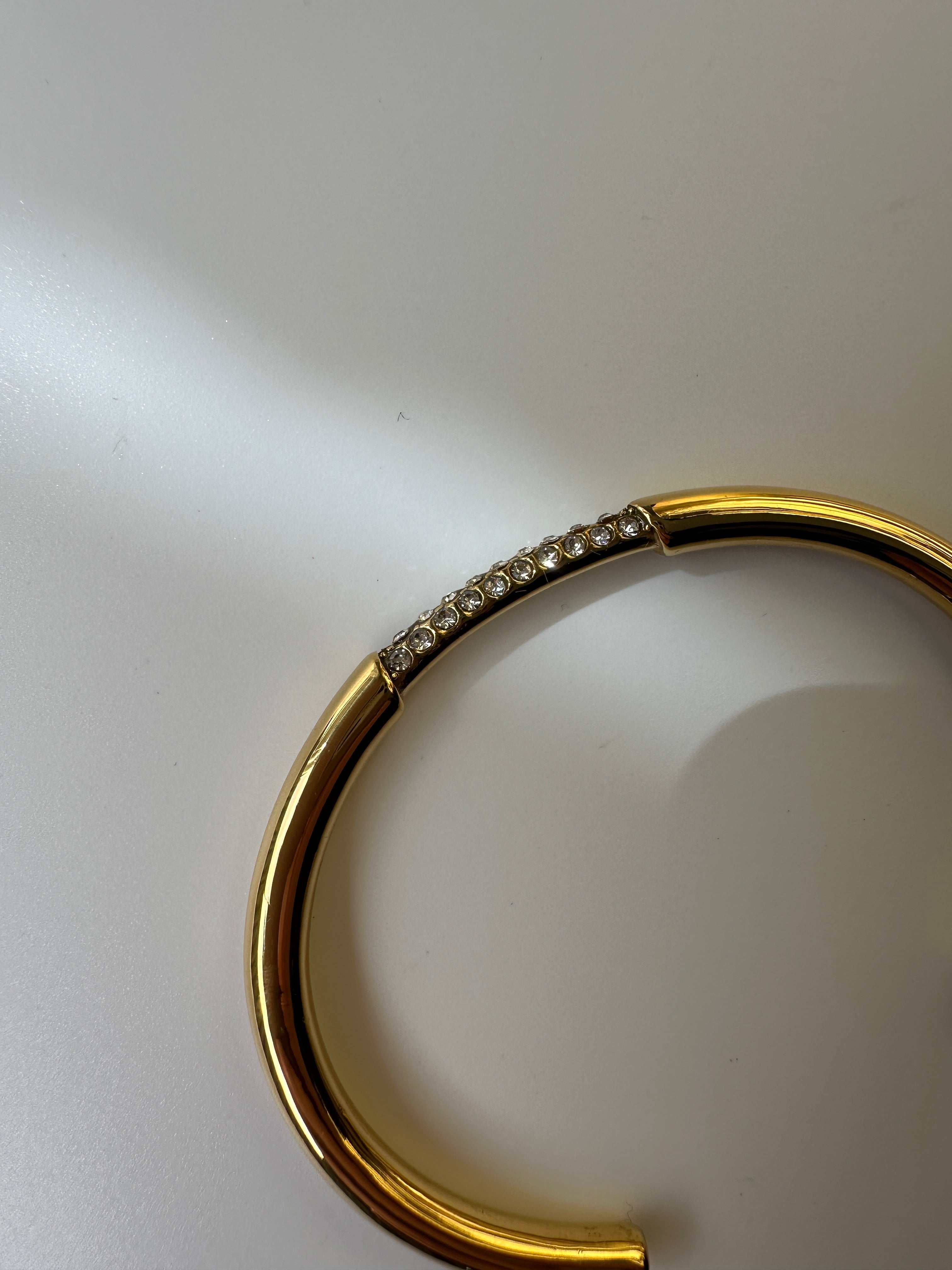 Liv - 18k gold plated stainless steel open zirconia bangle