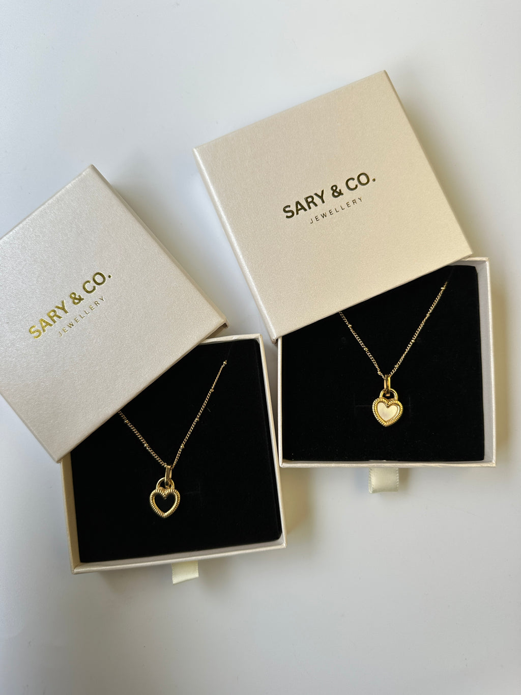 Layla - two-sided heart 18k gold plated stainless steel necklace