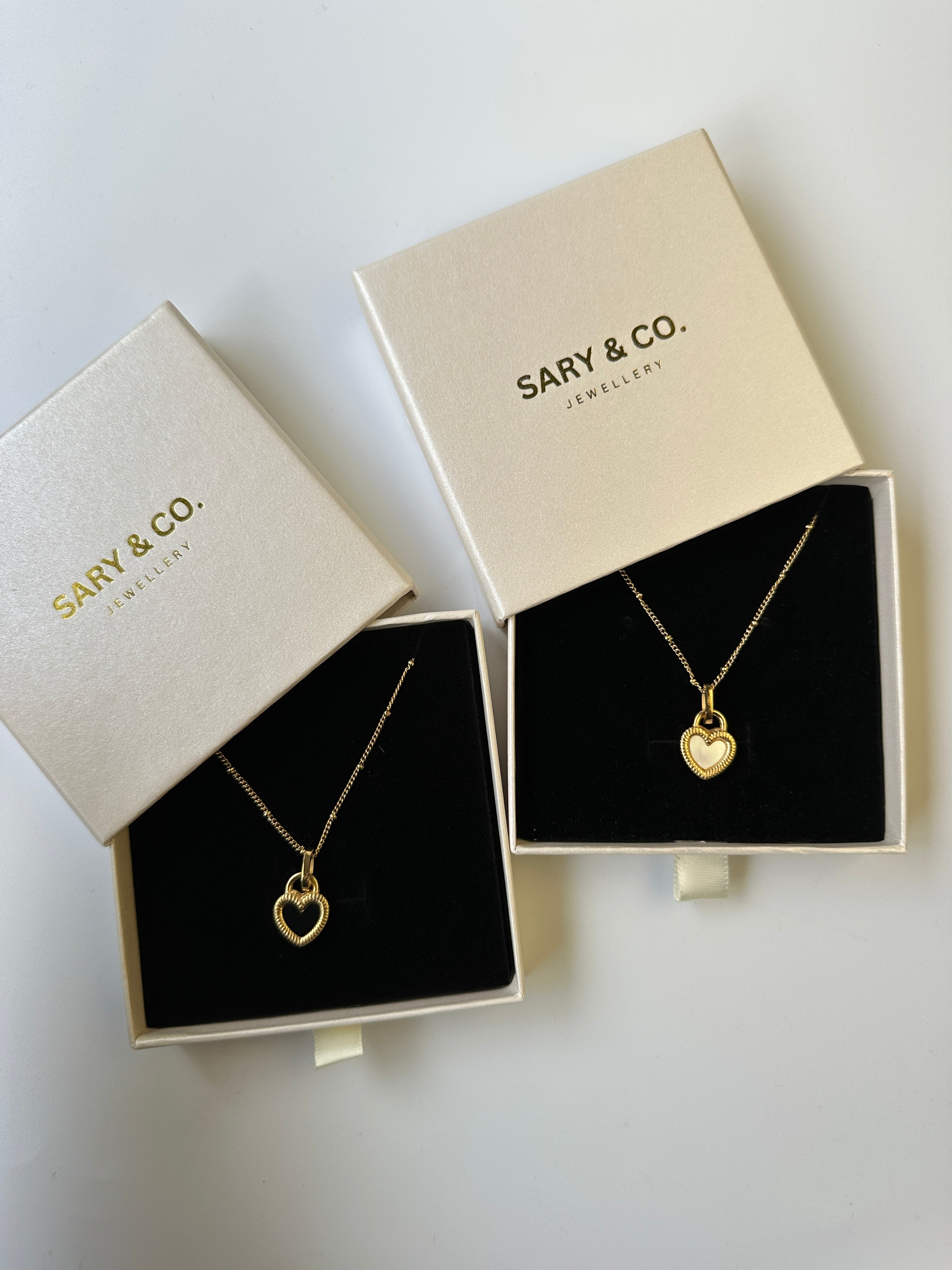Layla - two-sided heart 18k gold plated stainless steel necklace