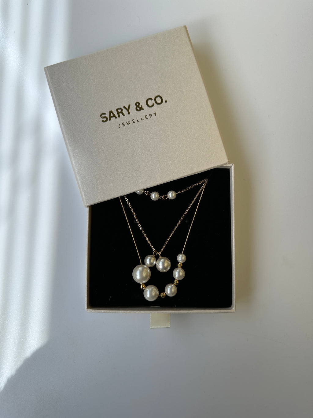 Luna - 3-layers pearl 18k gold plated stainless steel necklace