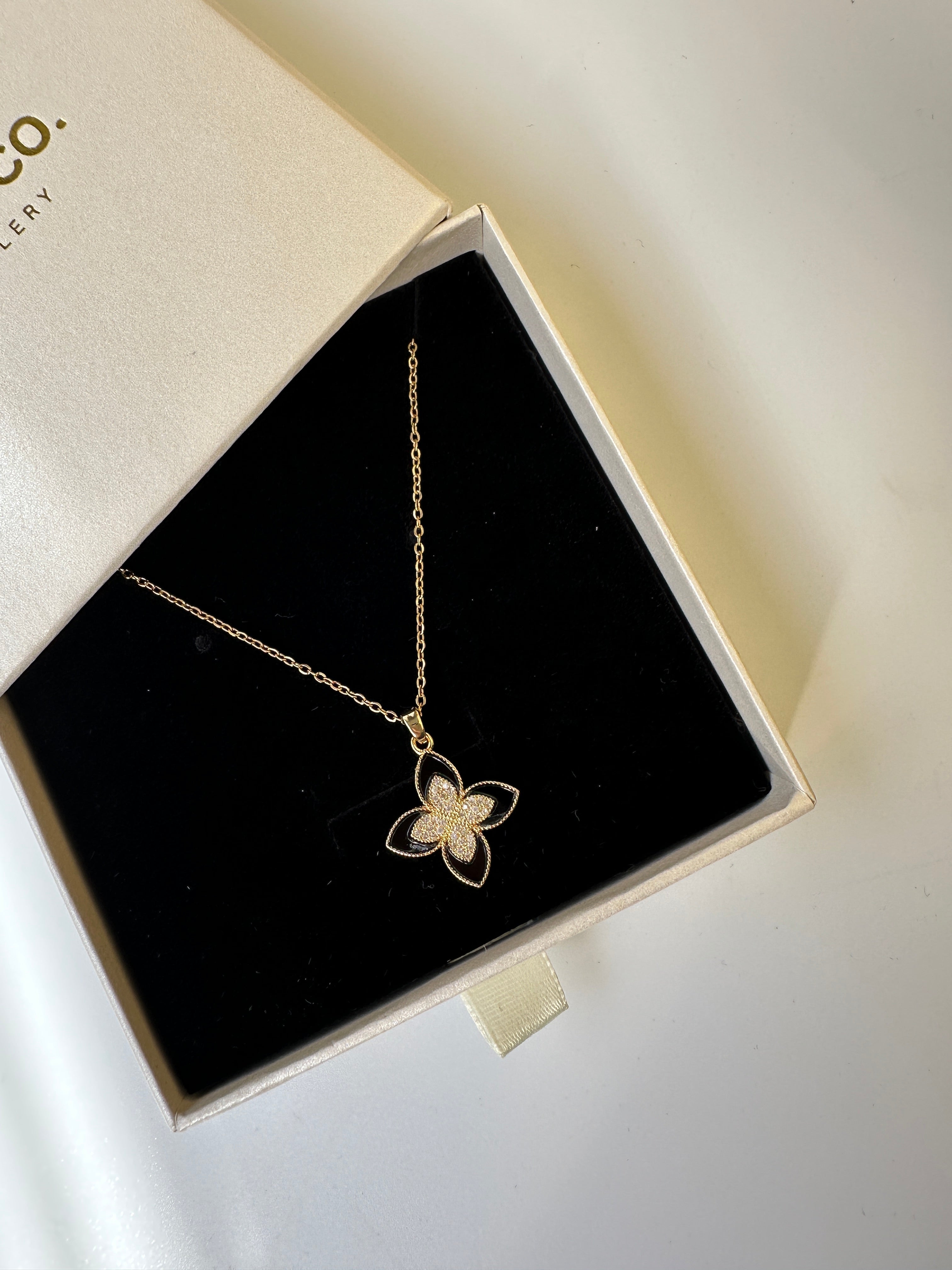 Lea - 18k gold plated stainless steel 4-Leaf Flower necklace