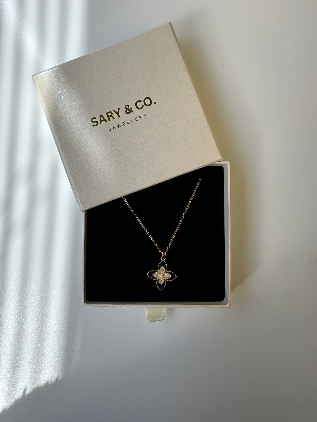 Lea - 18k gold plated stainless steel 4-Leaf Flower necklace