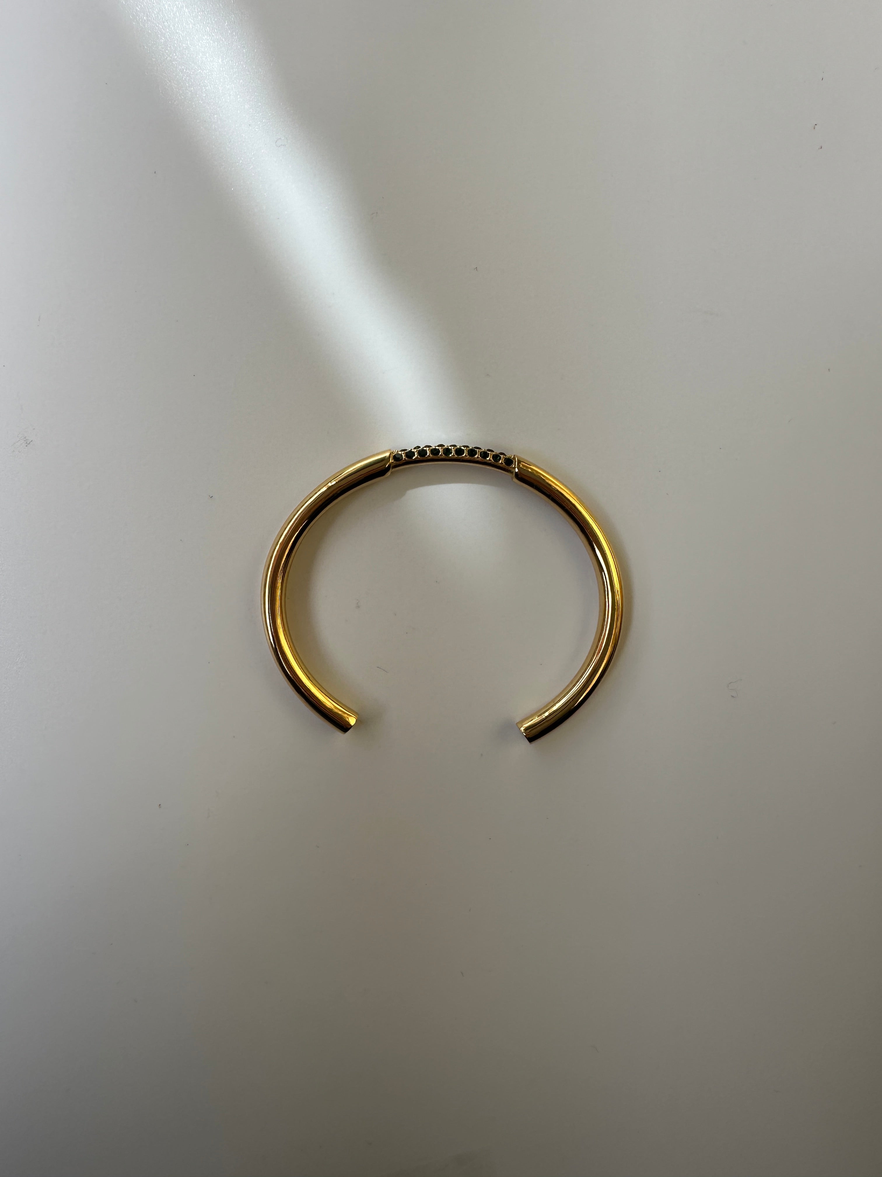 Liv - 18k gold plated stainless steel open zirconia bangle