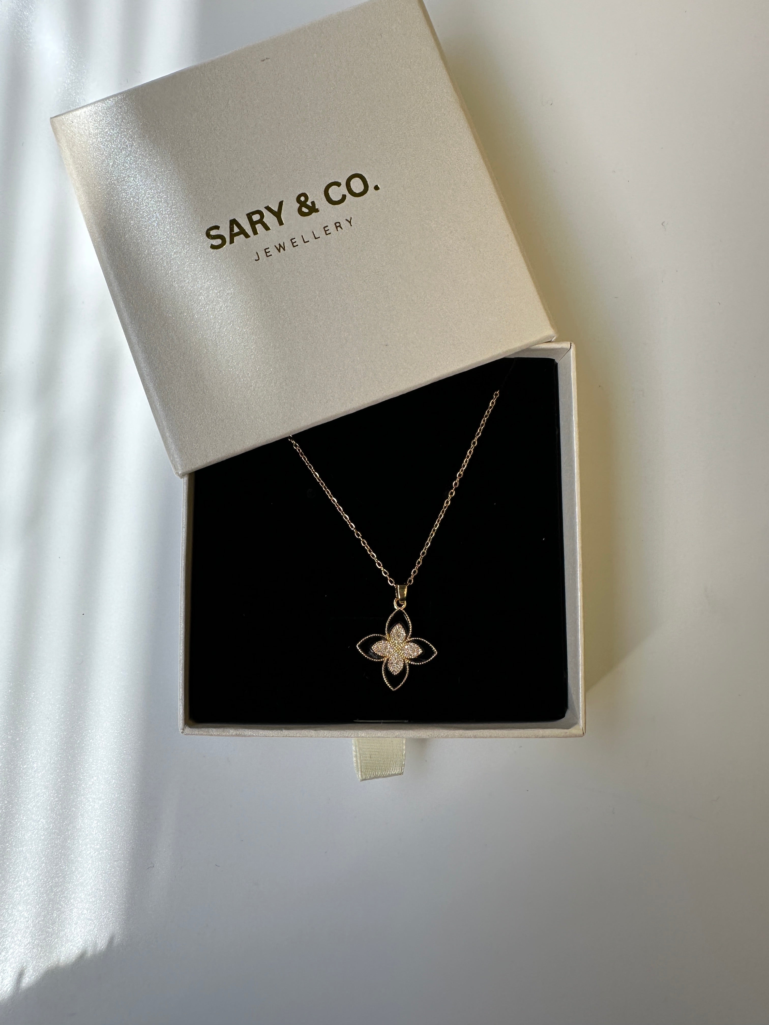 Lea - 18k gold plated stainless steel 4-Leaf Flower necklace